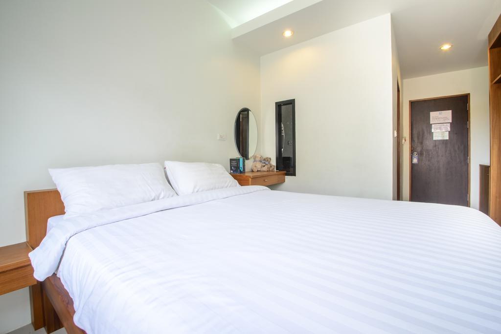 Ocean12 Chic Hotel Phuket Exterior photo