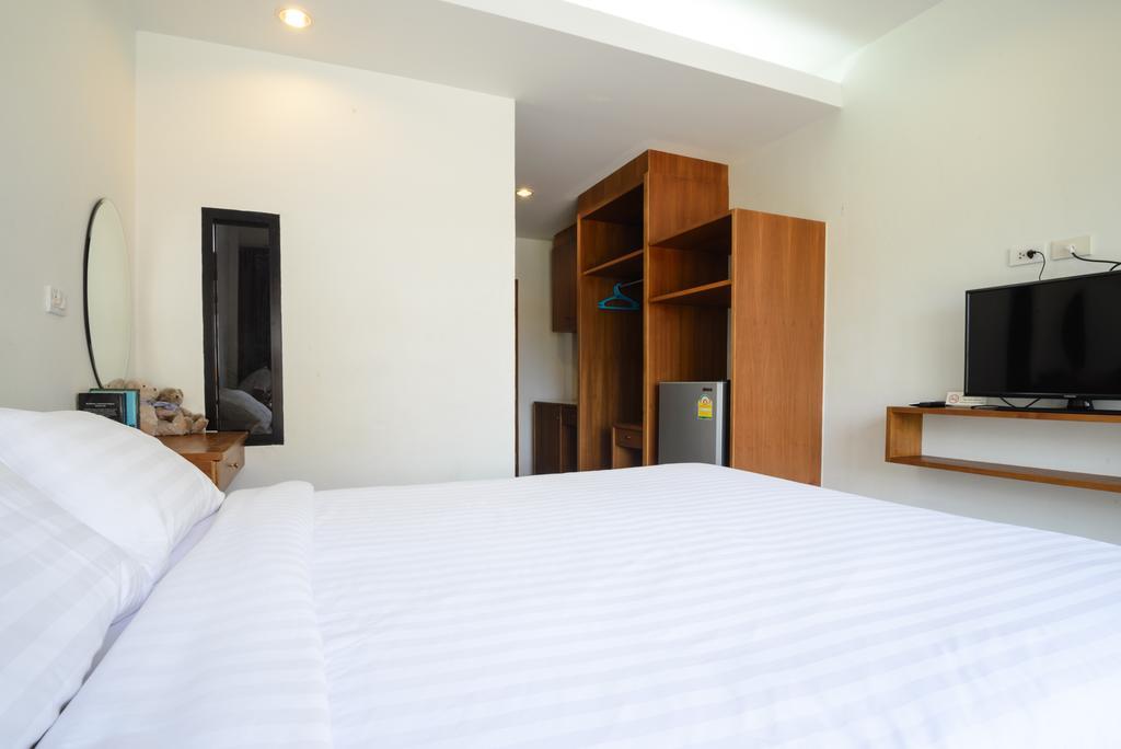 Ocean12 Chic Hotel Phuket Exterior photo