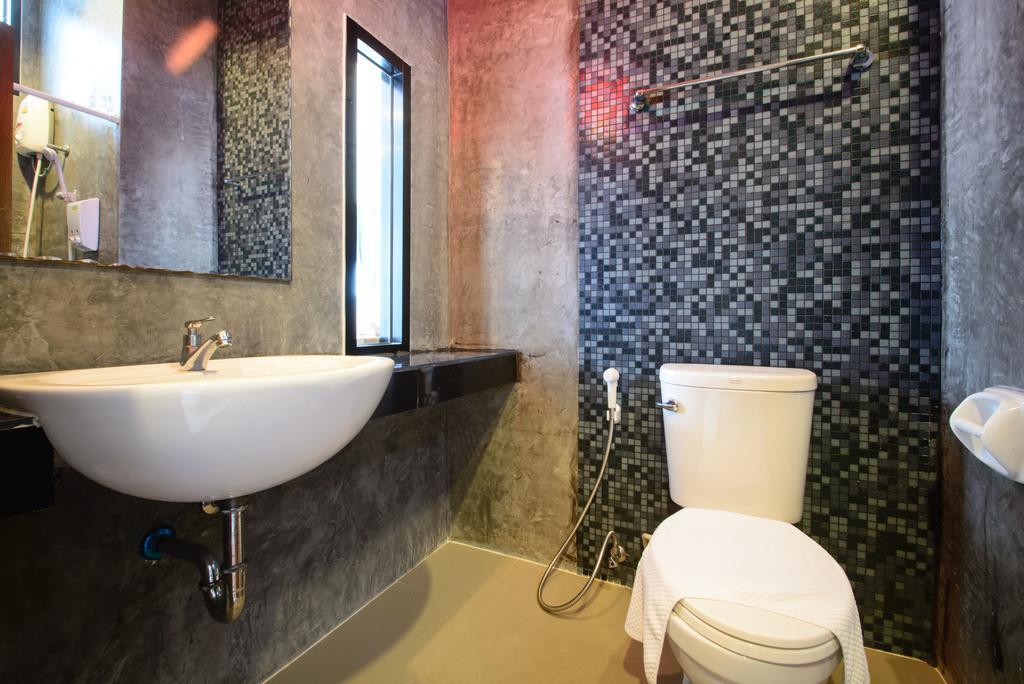 Ocean12 Chic Hotel Phuket Exterior photo