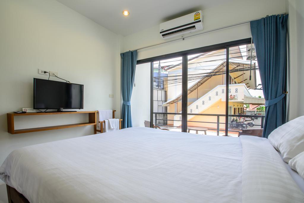 Ocean12 Chic Hotel Phuket Exterior photo