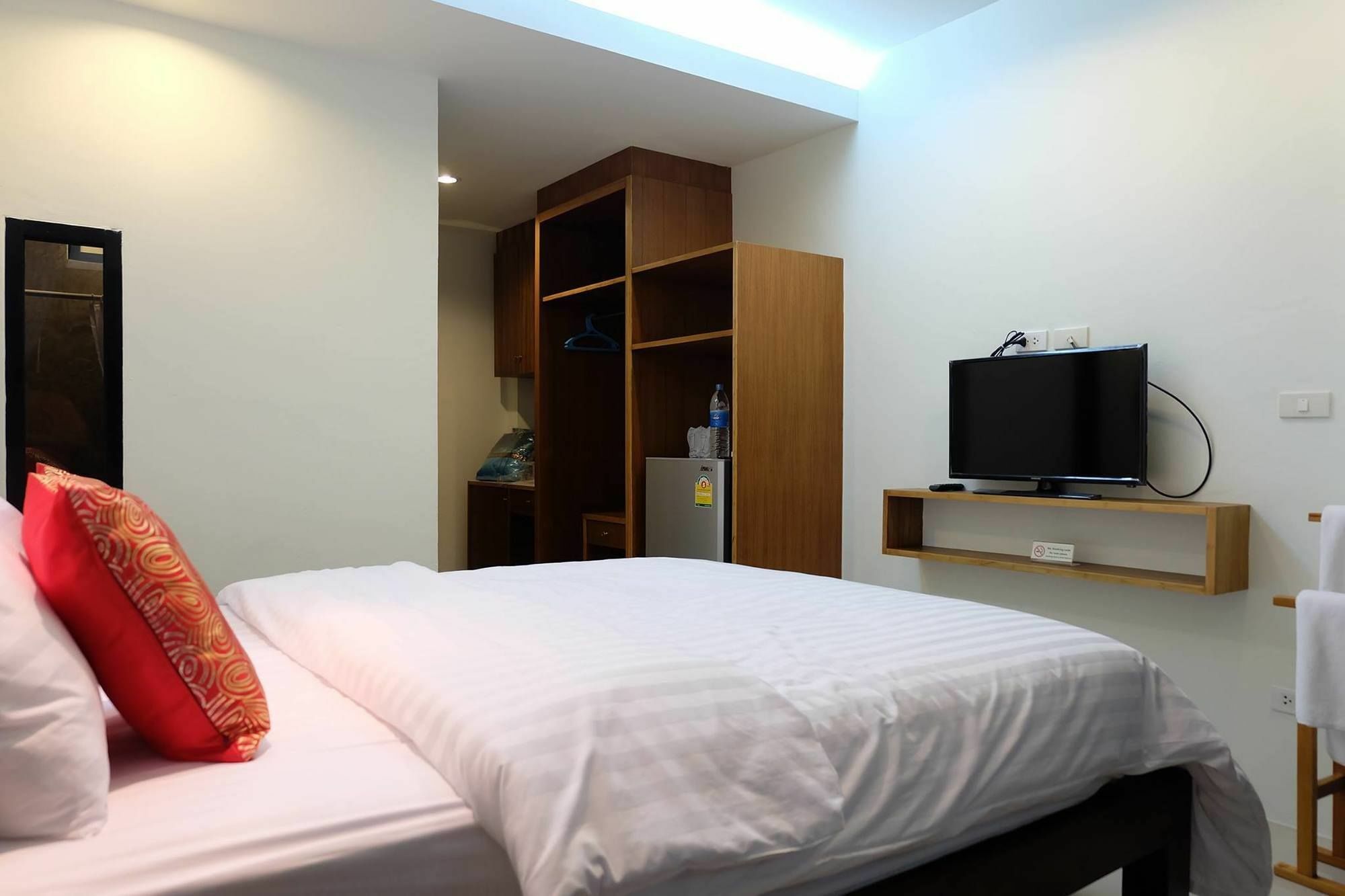 Ocean12 Chic Hotel Phuket Exterior photo