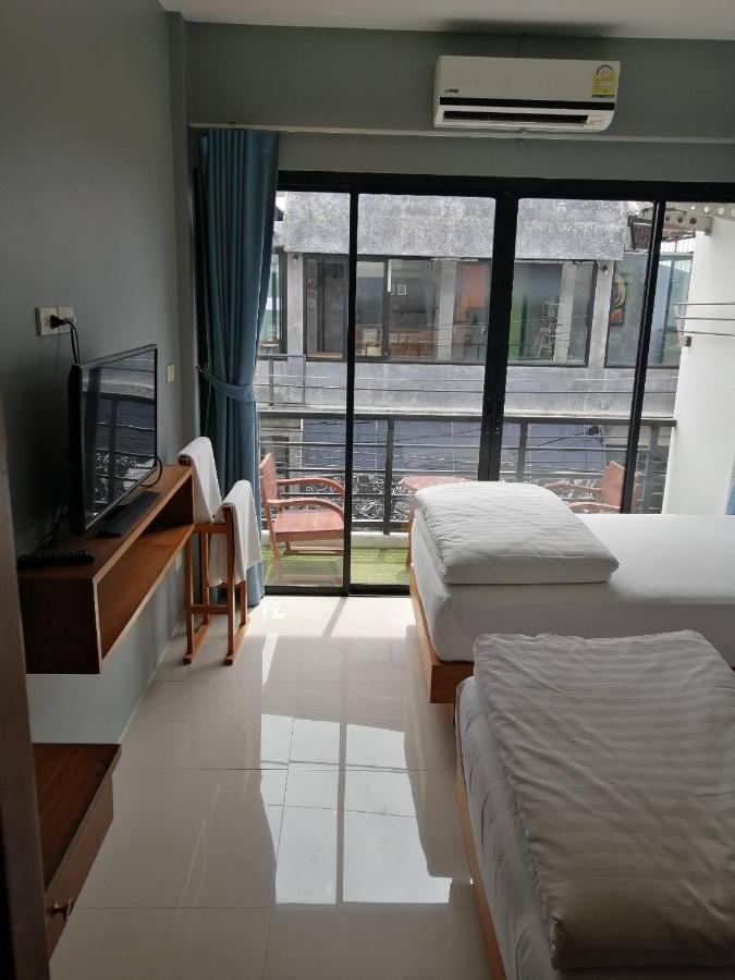 Ocean12 Chic Hotel Phuket Exterior photo